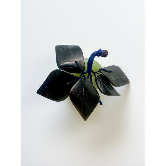 Vintage Serpentine Stone Apple-Carved Leaves-Jade Green-Gemstone Fruit Sculpture - Picture 5 of 6